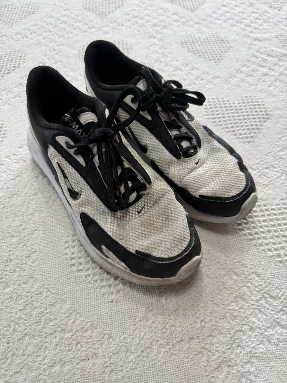 Women’s Nike Air Max Bolt Black and White Sneakers (8.5)